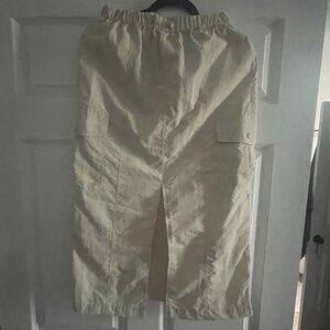 All in Favor Cream Cargo Skirt – Size Small – BNWT